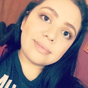 Meet your Posher, Cinthya